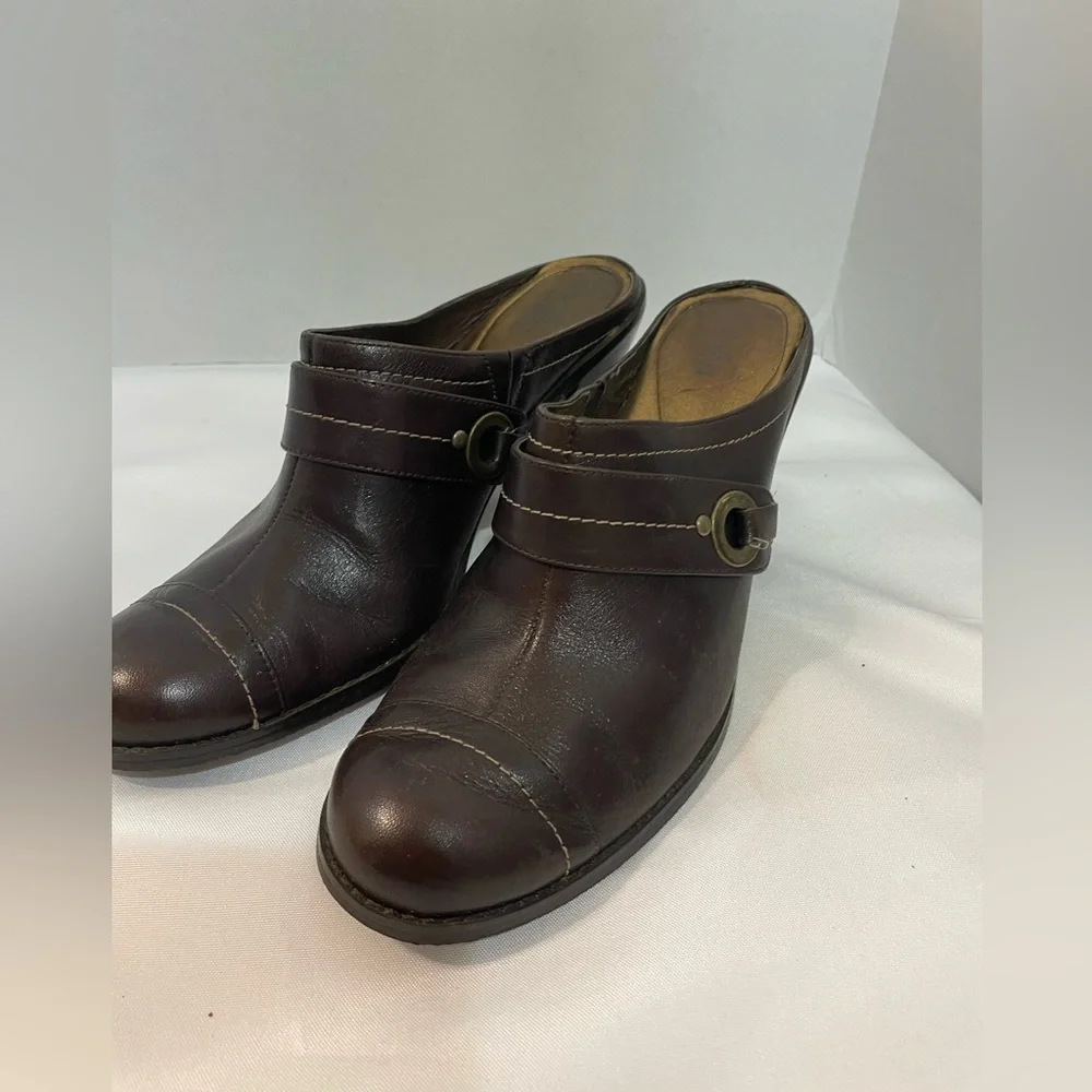 Reba clogs women’s slip on clogs Brown closed Toe low heel‎ shoes 7 1/2 M